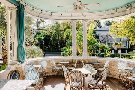 Deluxe Queen At The Curry Mansion - Parking & Heated Pool! Key West Bagian luar foto